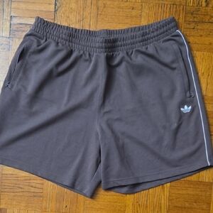 2xl Adidas Dark Brown Shorts with Logo
